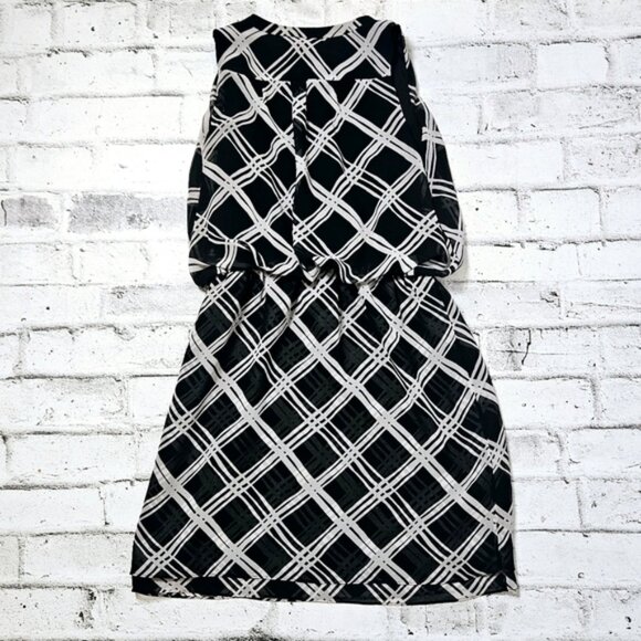 Banana Republic Chiffon Black and Grey Dress Zipper in the Front - Picture 7 of 10